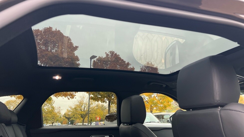 Used Land Rover Range Rover Velar 2025 for sale - 76116899: Photo 45