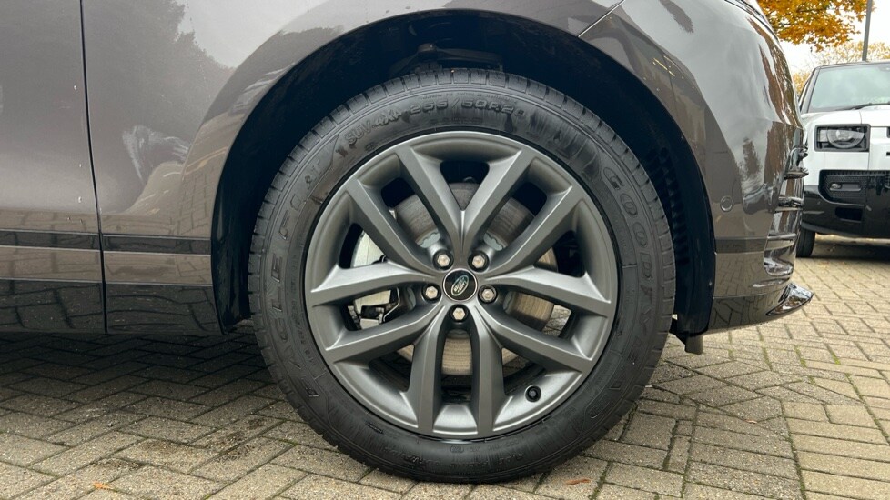 Used Land Rover Range Rover Velar 2025 for sale - 76116899: Photo 8