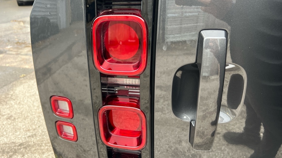 Used Land Rover Defender 2025 for sale - 76563720: Photo 19