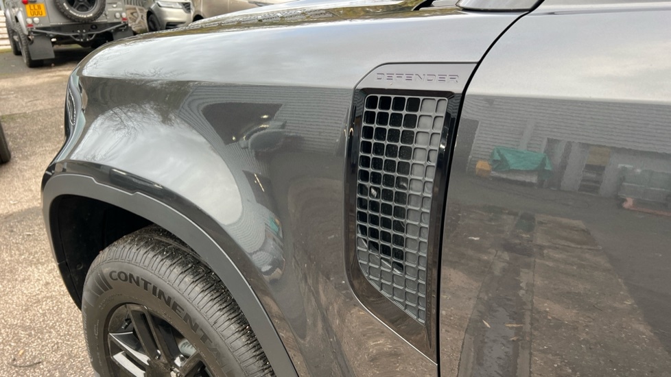 Used Land Rover Defender 2025 for sale - 76563720: Photo 20