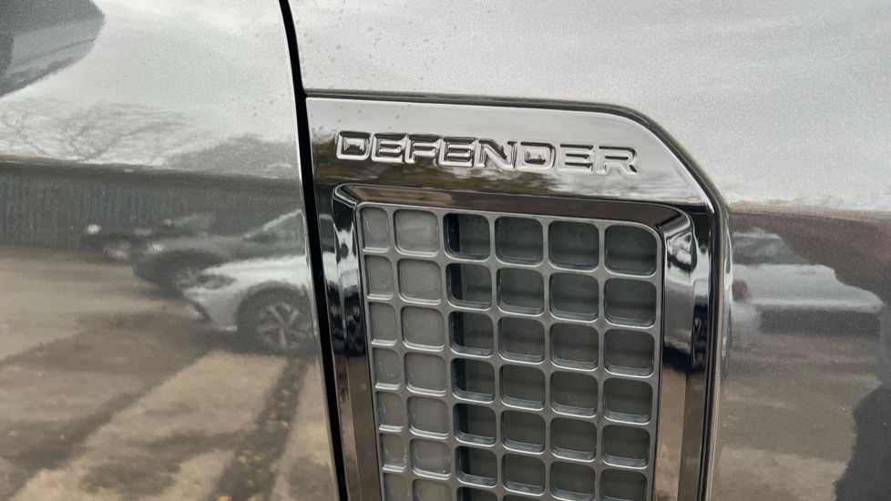 Used Land Rover Defender 2025 for sale - 76563720: Photo 22