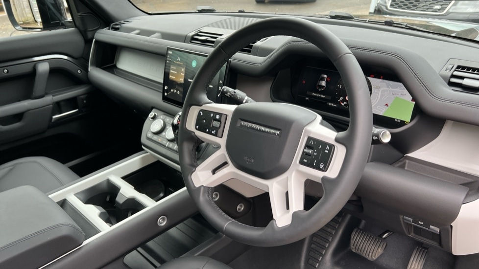 Used Land Rover Defender 2025 for sale - 76563720: Photo 28
