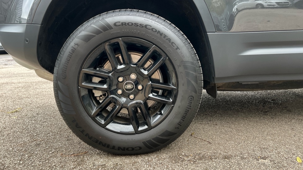 Used Land Rover Defender 2025 for sale - 76563720: Photo 31