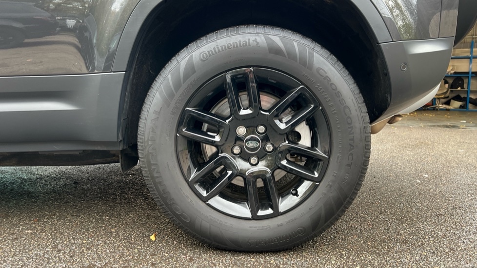 Used Land Rover Defender 2025 for sale - 76563720: Photo 33