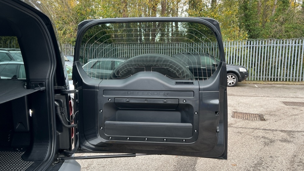 Used Land Rover Defender 2025 for sale - 76563720: Photo 36