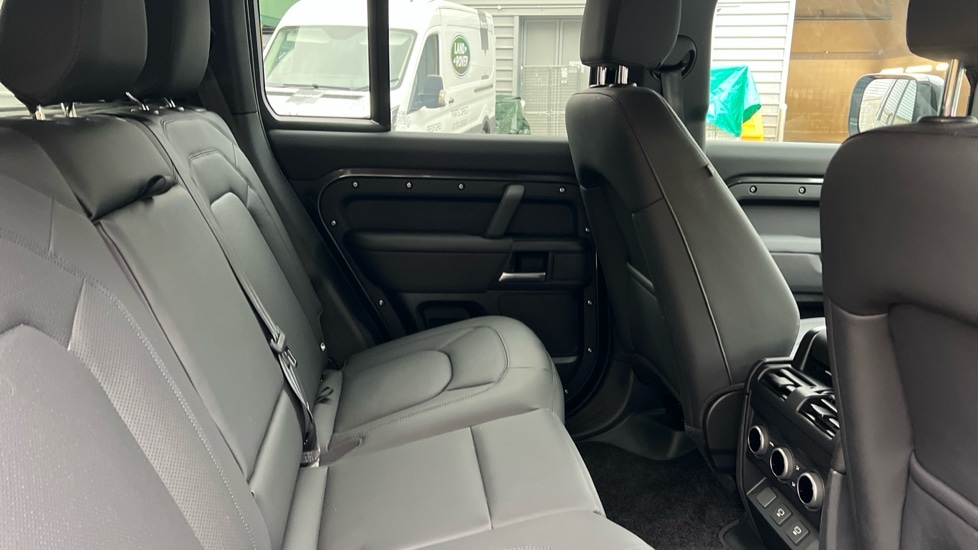 Used Land Rover Defender 2025 for sale - 76563720: Photo 38