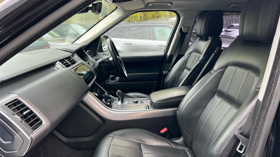 Used Land Rover Range Rover Sport 2019 for sale - 76428182: Photo 3
