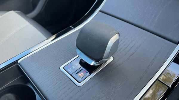 Used Land Rover Range Rover Velar 2025 for sale - 76338858: Photo 13