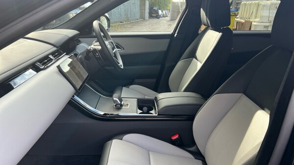 Used Land Rover Range Rover Velar 2025 for sale - 76338858: Photo 3