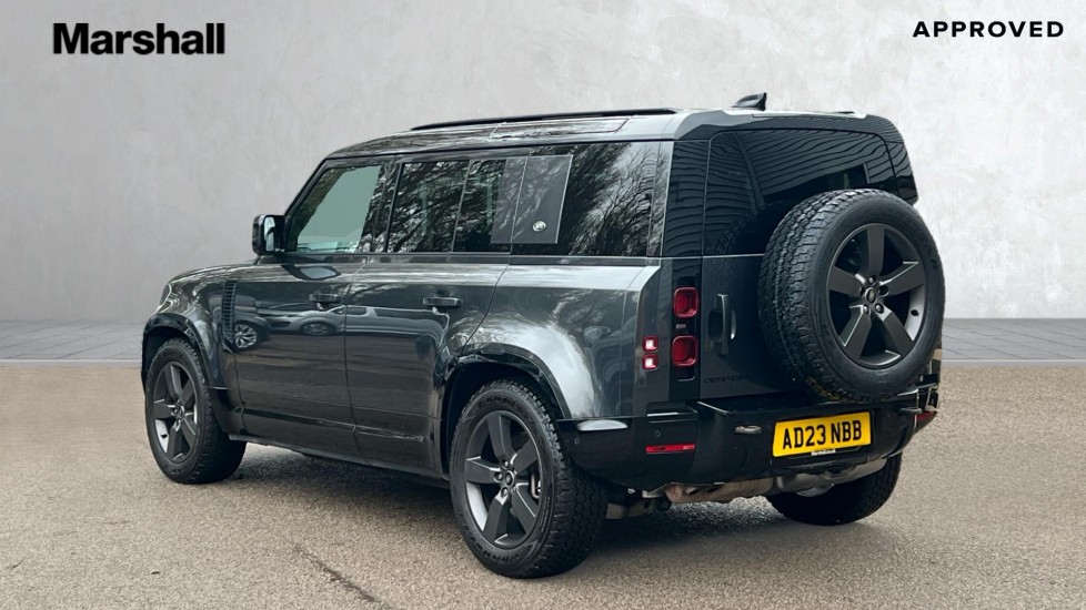 Used Land Rover Defender 2023 for sale - 76901197: Photo 2