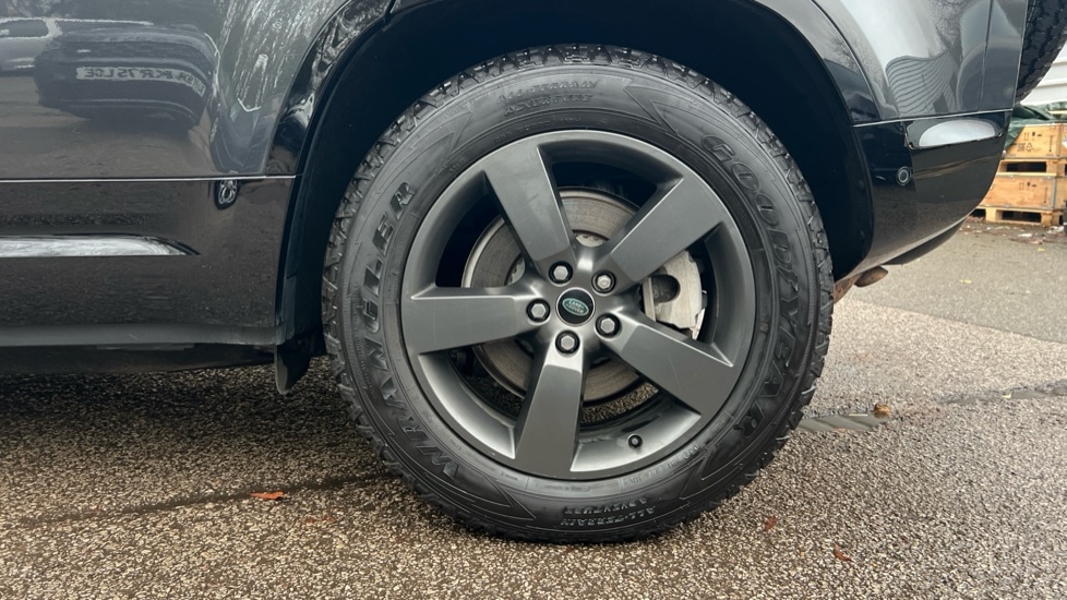 Used Land Rover Defender 2023 for sale - 76901197: Photo 33