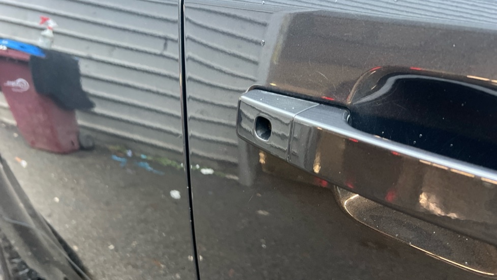 Used Land Rover Defender 2023 for sale - 76901197: Photo 41