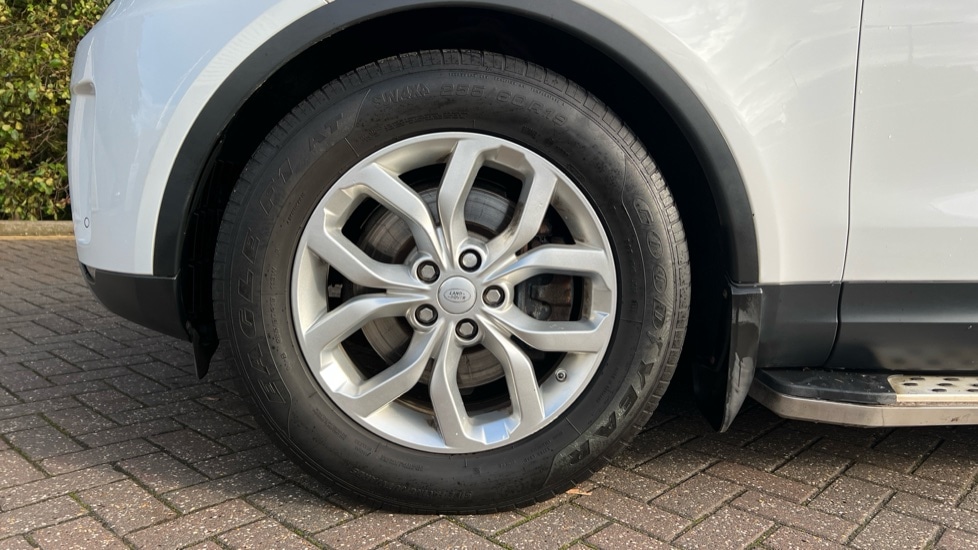 Used Land Rover Discovery 2017 for sale - 76501277: Photo 32