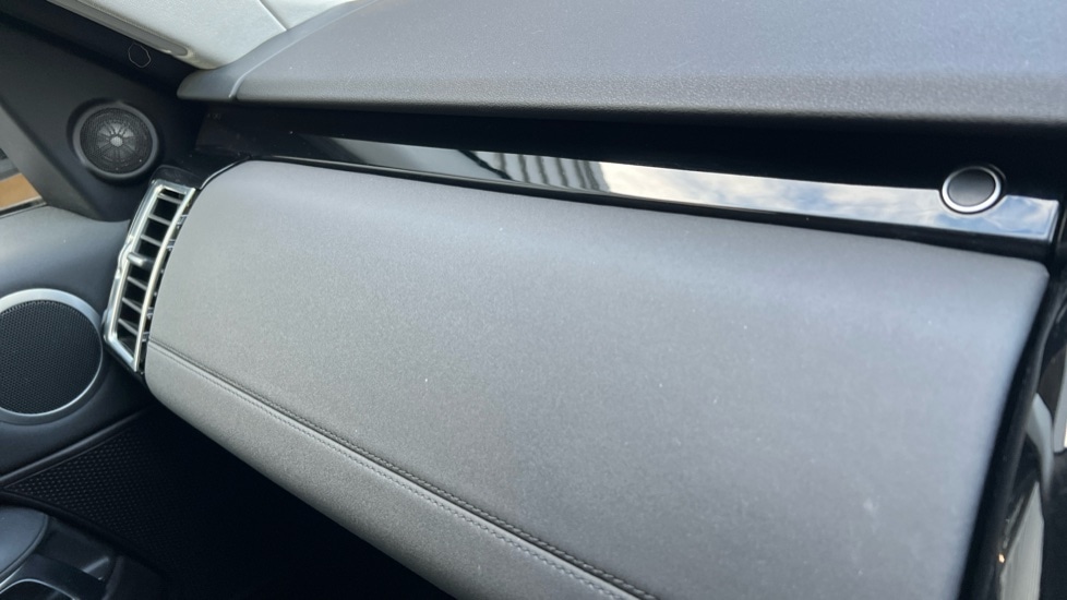 Used Land Rover Discovery 2017 for sale - 76501277: Photo 35