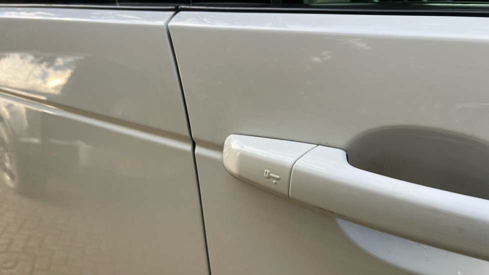 Used Land Rover Discovery 2017 for sale - 76501277: Photo 38