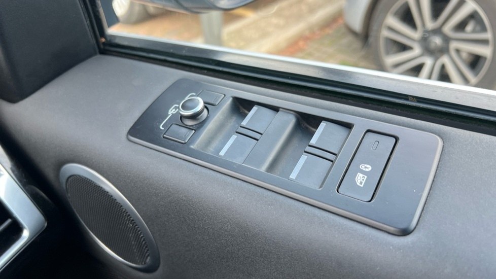 Used Land Rover Discovery 2017 for sale - 76501277: Photo 47