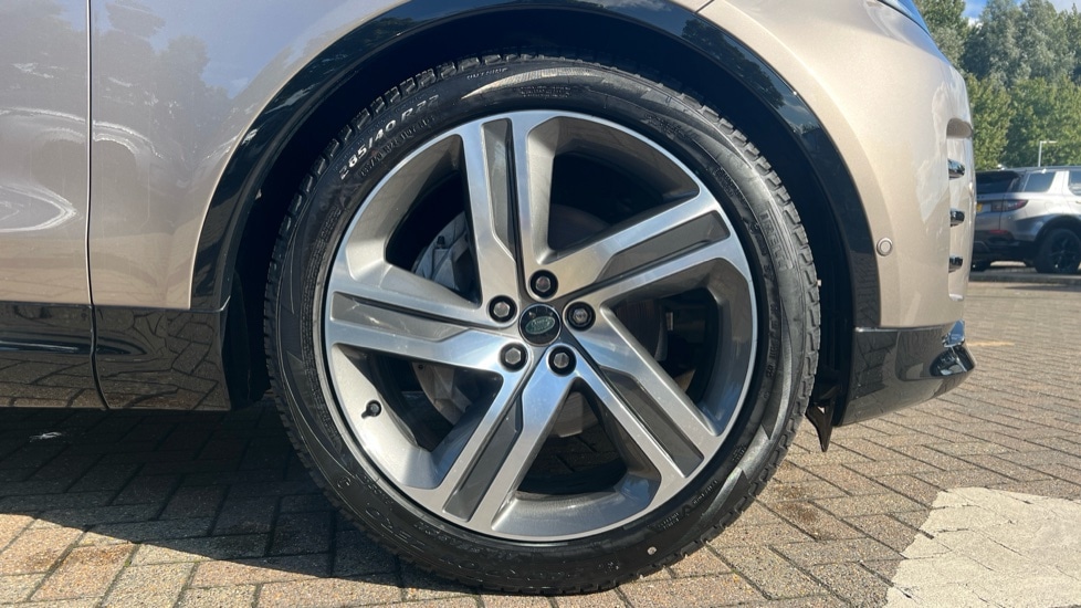 Used Land Rover Discovery 2024 for sale - 76441937: Photo 8