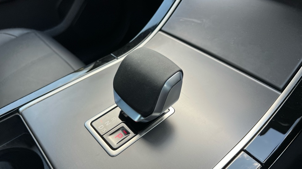 Used Land Rover Range Rover Velar 2025 for sale - 76749907: Photo 13