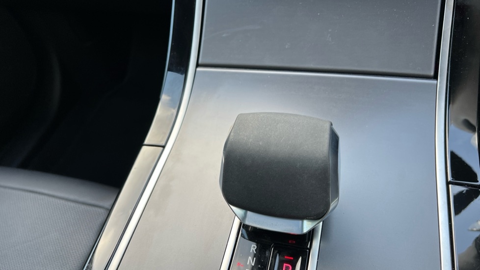 Used Land Rover Range Rover Velar 2025 for sale - 76749907: Photo 14