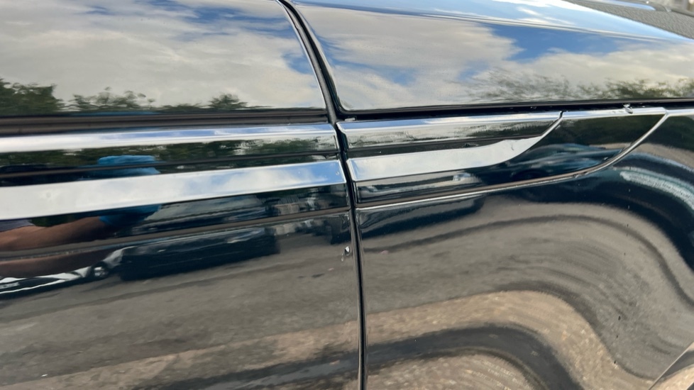 Used Land Rover Range Rover Velar 2025 for sale - 76749907: Photo 24