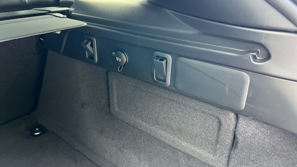 Used Land Rover Range Rover Velar 2025 for sale - 76749907: Photo 40