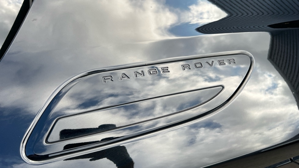 Used Land Rover Range Rover Velar 2025 for sale - 76749907: Photo 42