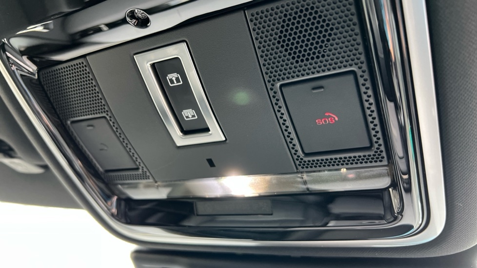 Used Land Rover Range Rover Velar 2025 for sale - 76749907: Photo 47