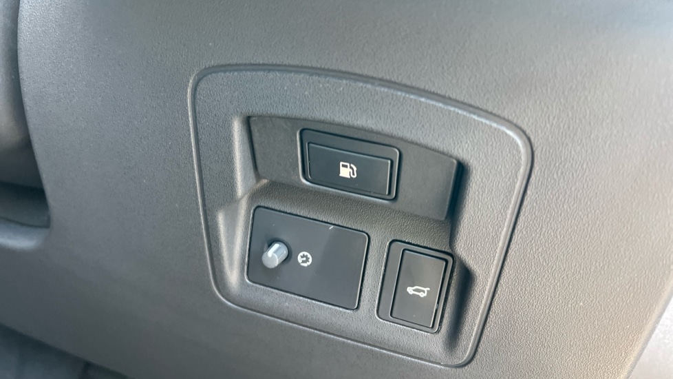 Used Land Rover Range Rover Velar 2025 for sale - 76749907: Photo 49