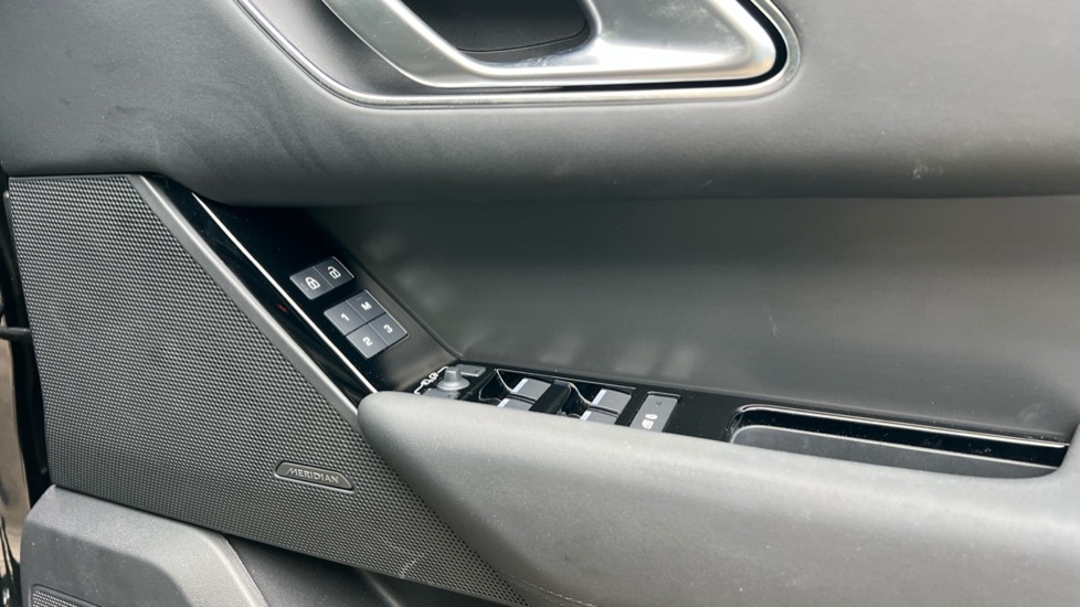 Used Land Rover Range Rover Velar 2025 for sale - 76749907: Photo 52