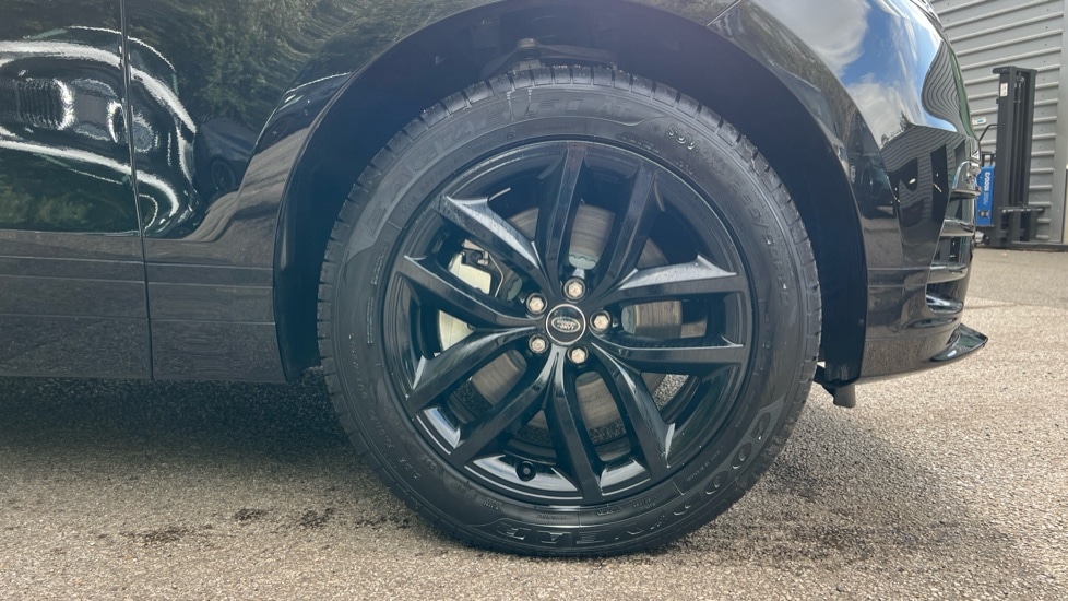 Used Land Rover Range Rover Velar 2025 for sale - 76749907: Photo 8