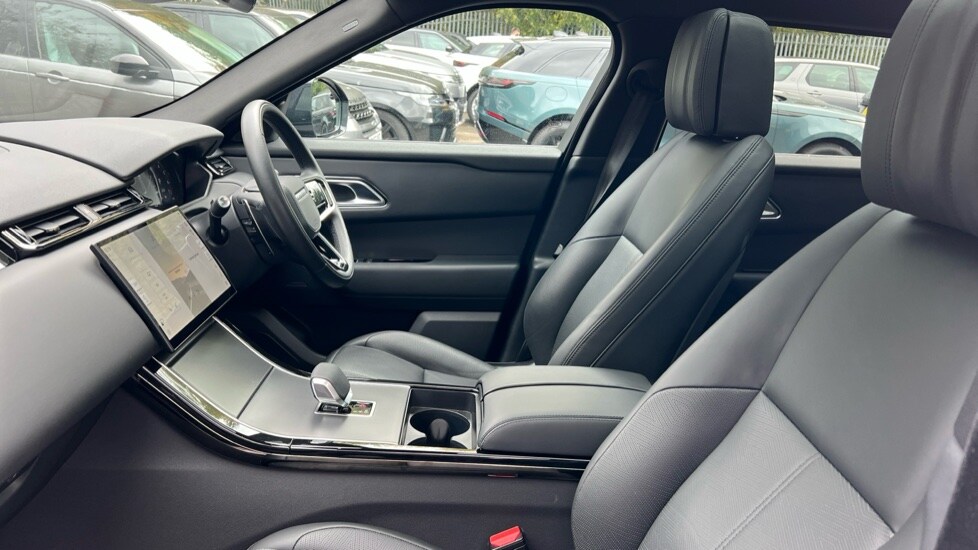 Used Land Rover Range Rover Velar 2024 for sale - 76078991: Photo 3