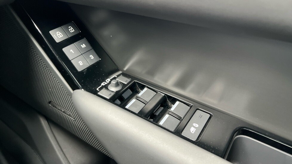 Used Land Rover Range Rover Velar 2024 for sale - 76078991: Photo 38