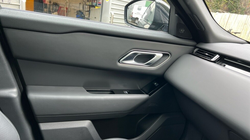 Used Land Rover Range Rover Velar 2024 for sale - 76078991: Photo 40