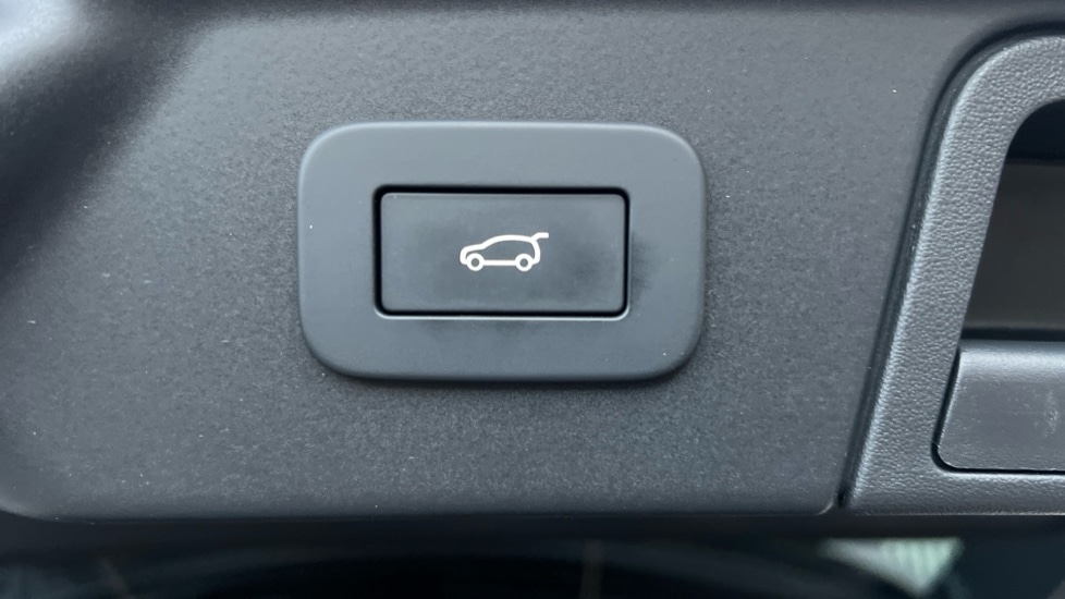 Used Land Rover Range Rover Velar 2025 for sale - 77018353: Photo 38