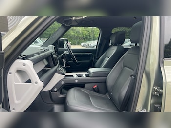 Used Land Rover Defender 2025 for sale - 76393557: Photo