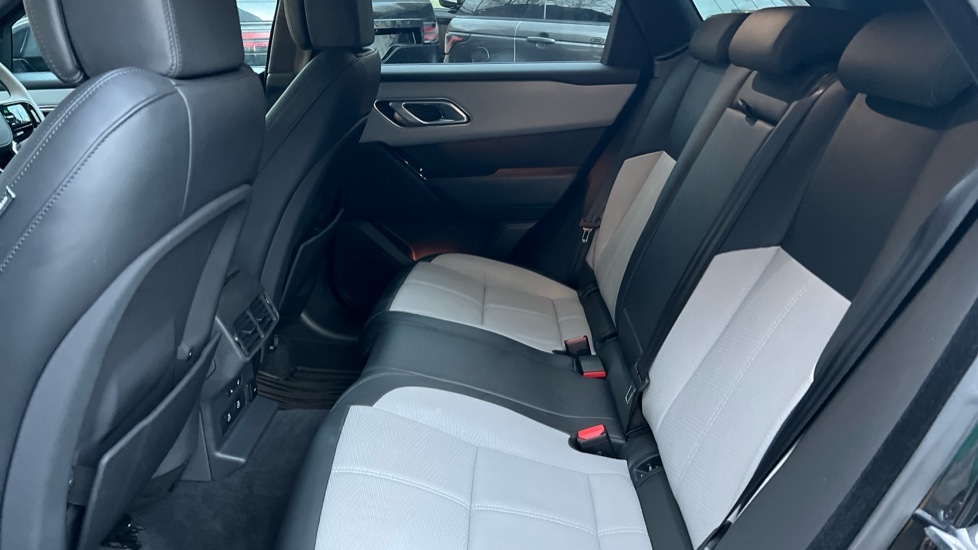 Used Land Rover Range Rover Velar 2025 for sale - 76942892: Photo 4
