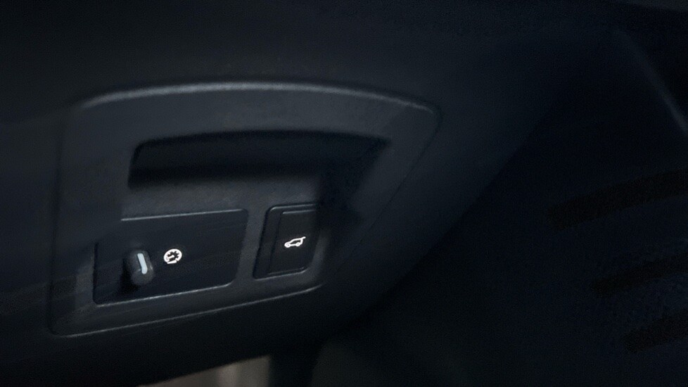 Used Land Rover Range Rover Velar 2025 for sale - 76942892: Photo 44