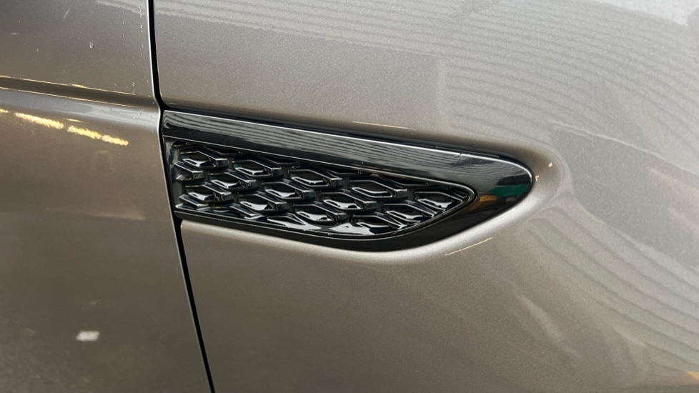 Used Land Rover Discovery Sport 2019 for sale - 76652310: Photo 22