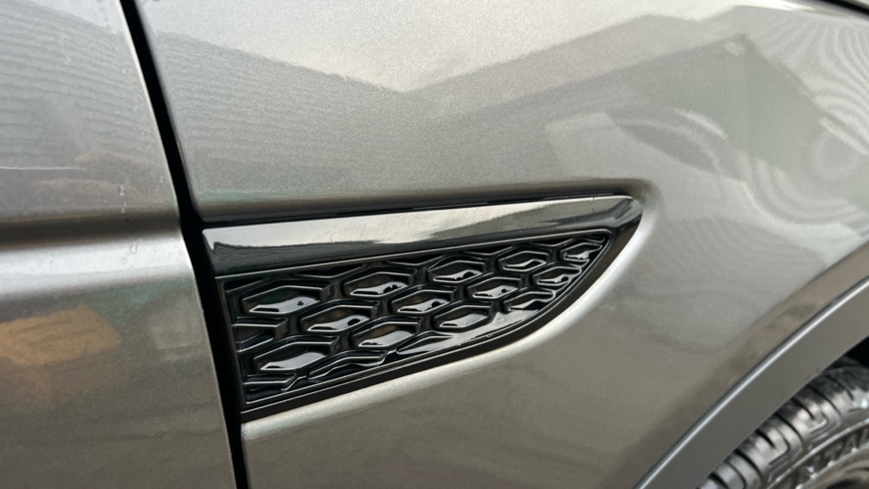 Used Land Rover Discovery Sport 2019 for sale - 76652310: Photo 24