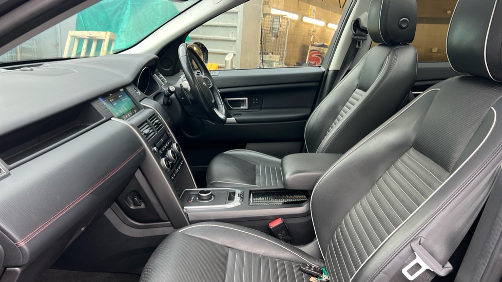 Used Land Rover Discovery Sport 2019 for sale - 76652310: Photo 3