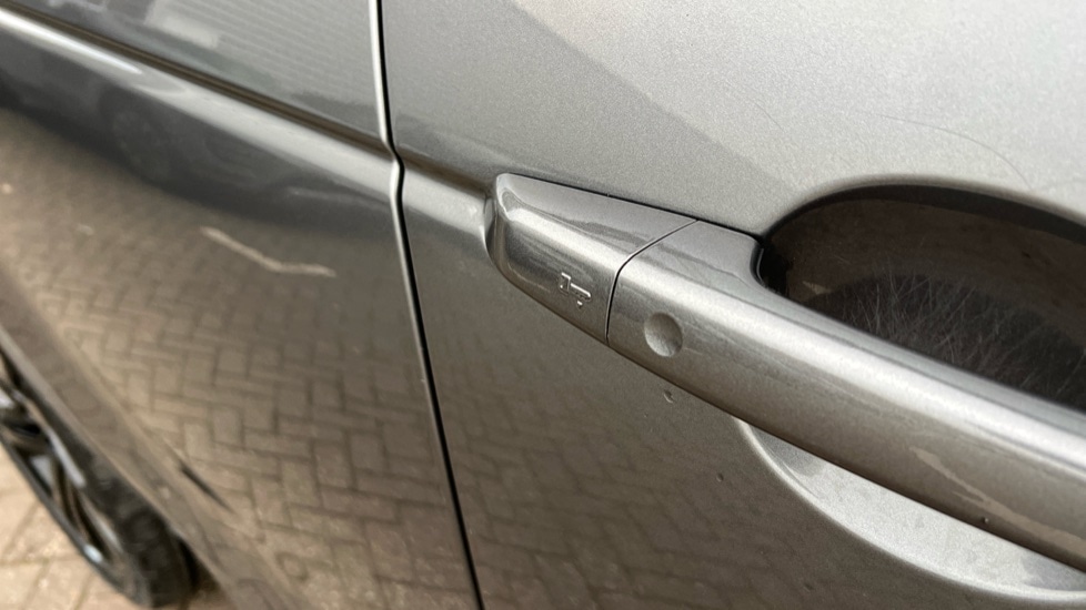 Used Land Rover Discovery Sport 2019 for sale - 76652310: Photo 38