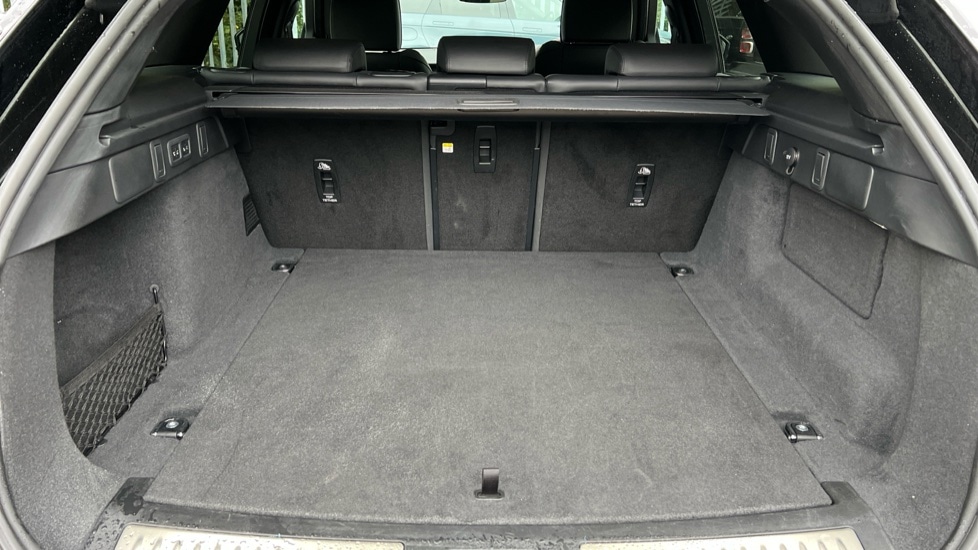 Used Land Rover Range Rover Velar 2023 for sale - 76117052: Photo 10