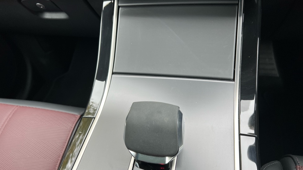 Used Land Rover Range Rover Velar 2023 for sale - 76117052: Photo 14