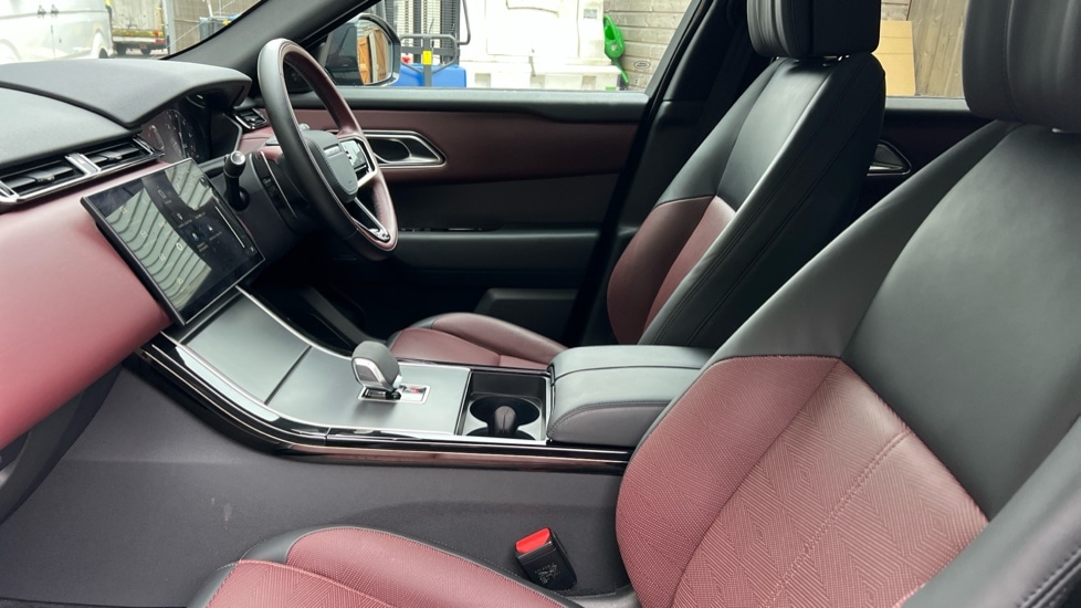 Used Land Rover Range Rover Velar 2023 for sale - 76117052: Photo 3