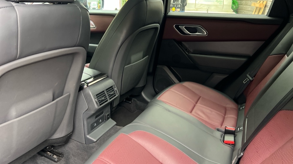 Used Land Rover Range Rover Velar 2023 for sale - 76117052: Photo 4