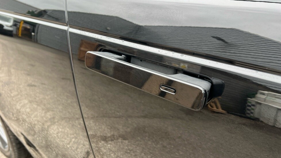 Used Land Rover Range Rover Velar 2023 for sale - 76117052: Photo 40