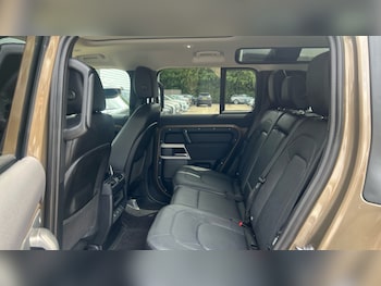 Used Land Rover Defender 2022 for sale - 75465773: Photo