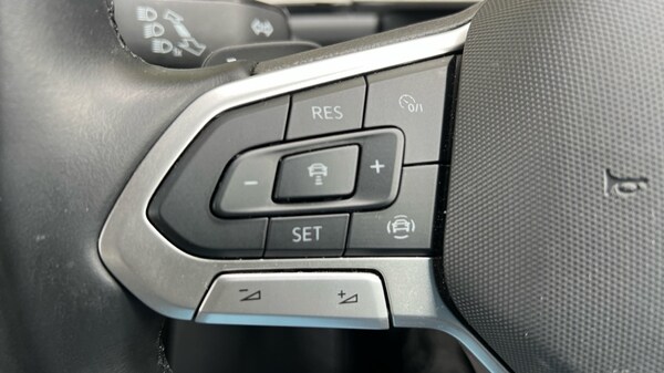 Used Volkswagen T-Roc 2024 for sale - 76168644: Photo 23