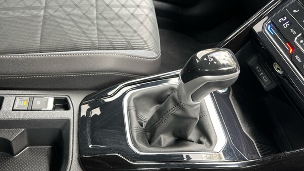 Used Volkswagen T-Roc 2024 for sale - 76168644: Photo 28