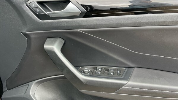 Used Volkswagen T-Roc 2024 for sale - 76168644: Photo 30